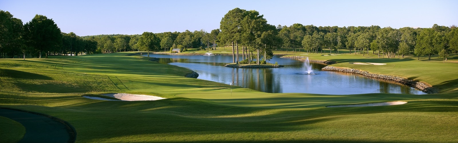 Pleasant Valley Country Club Golf Course and Lake